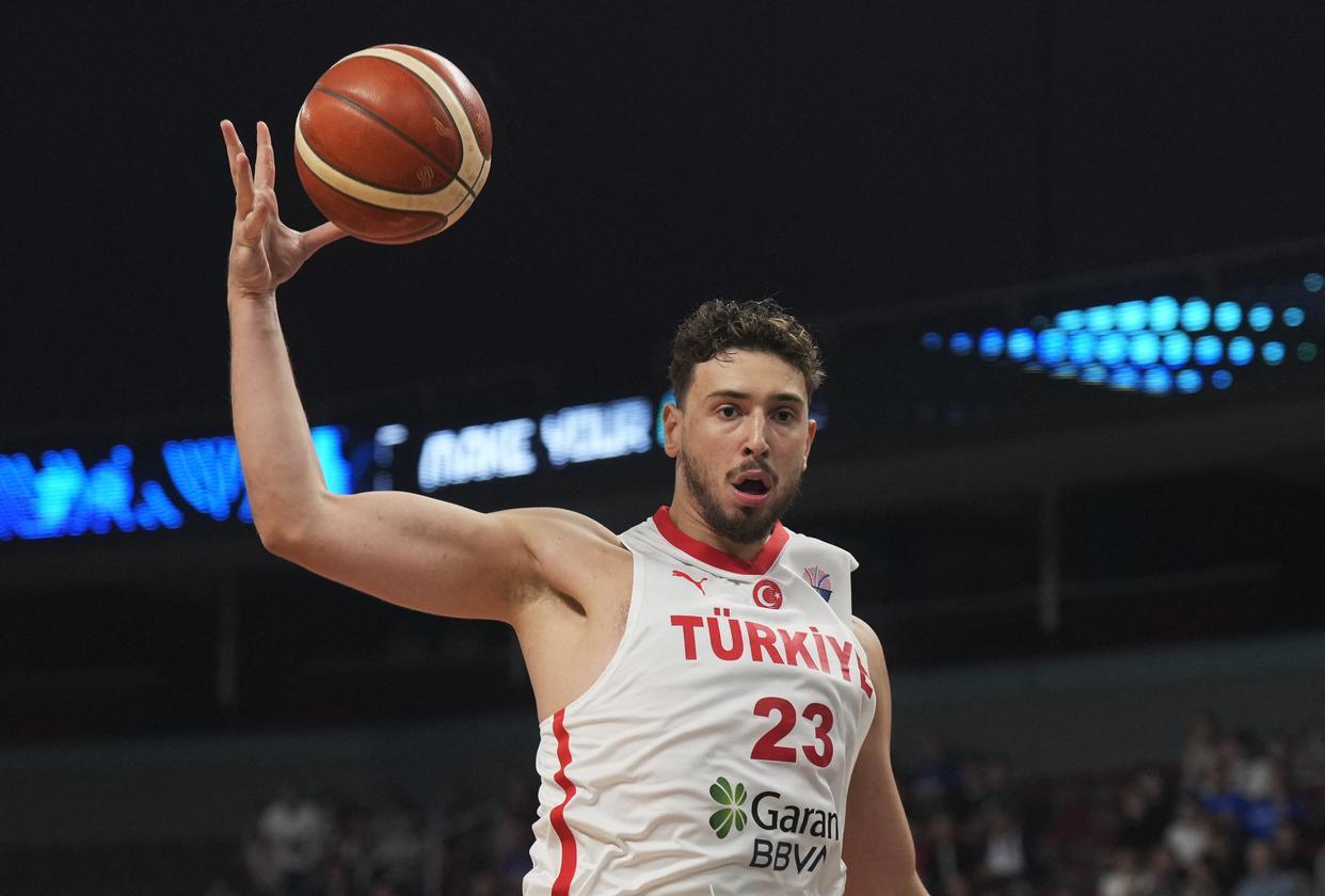 场均20+8+6!申京欧锦赛再提升!5000万巨星投奔火箭队,眼光真好